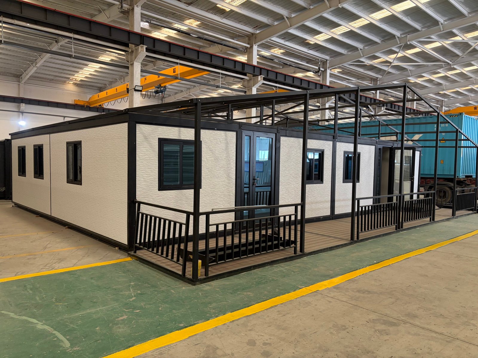 40FT expandable container house with terrace and spacious modular living design