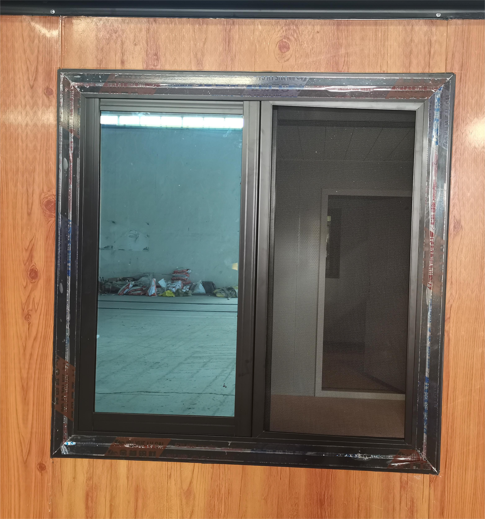 Aluminum sliding window with insect screen for expandable container houses and prefab homes